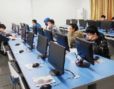 高校计算机机房管理与维护服务探索与实践